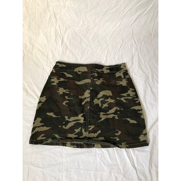 Almost famous camo skirt size 5 - Picture 6 of 7